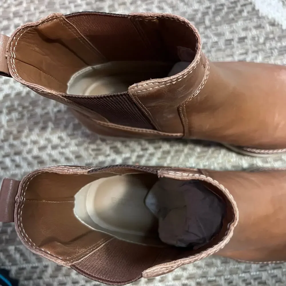 Bernardo Sutton Chelsea Boot Womens Sz 9
